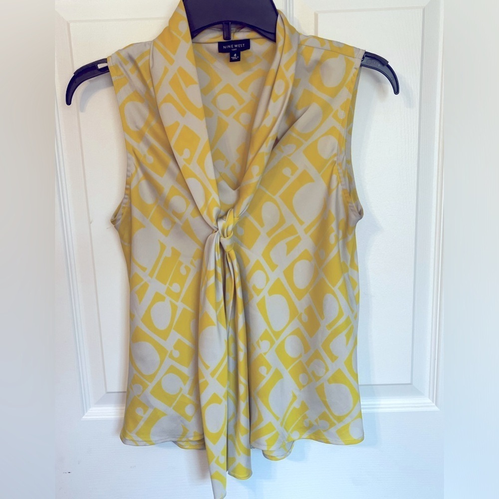 Nine West Sleeveless Top size 4 small